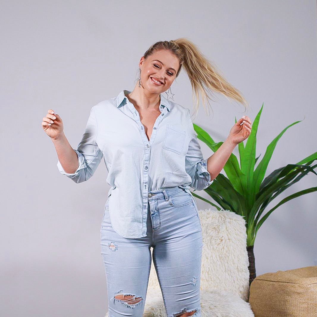 Plus-size model Iskra Lawrence Instagram: Plus-Size Model,  Iskra Lawrence,  Photo shoot,  Hot Instagram Models  