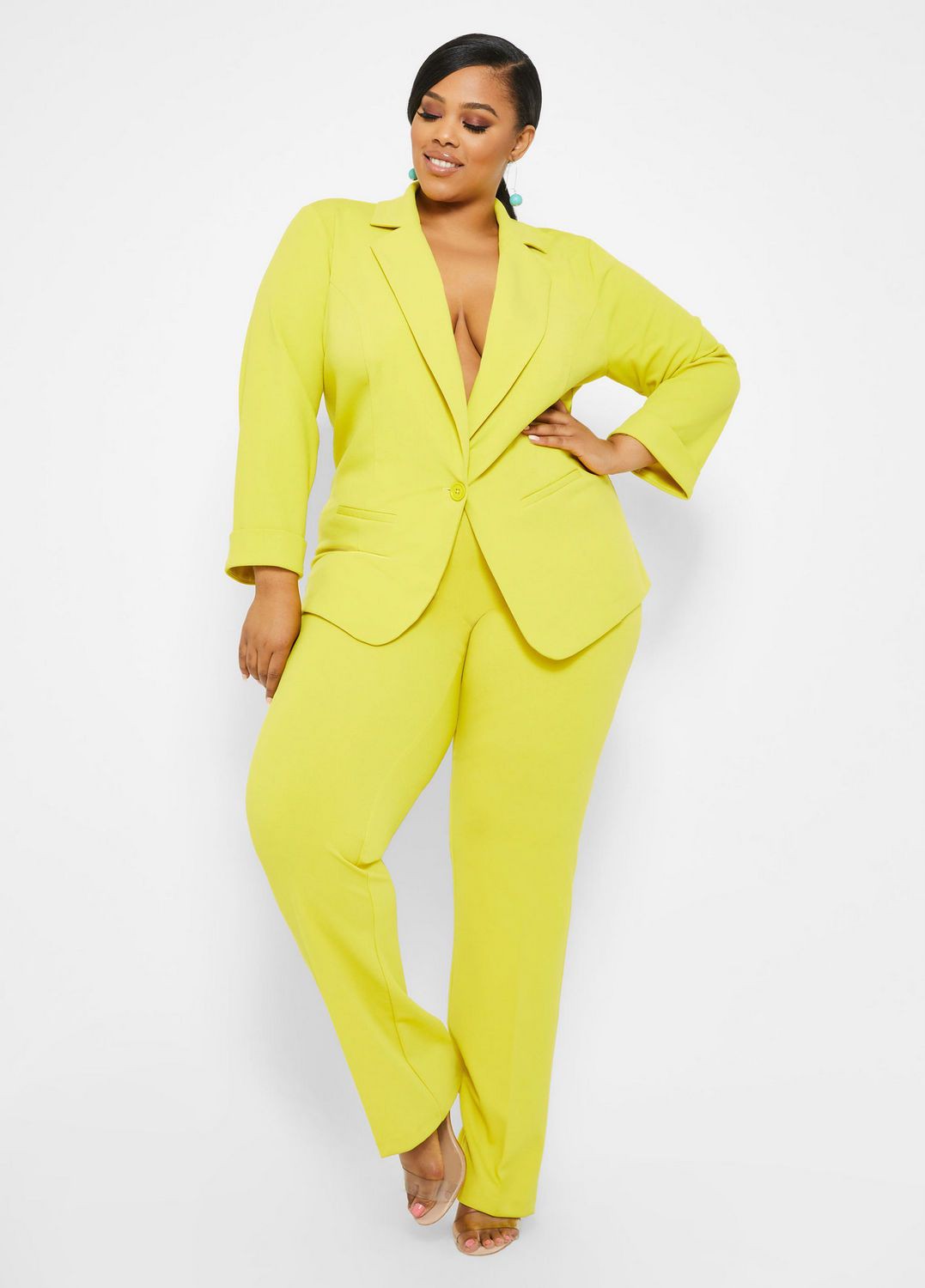 Perfectly fine plus size suits, Plus-size clothing: Romper suit,  Plus size outfit,  Plus-Size Model,  Clothing Ideas,  Work Outfit,  Capri pants,  instafashion  