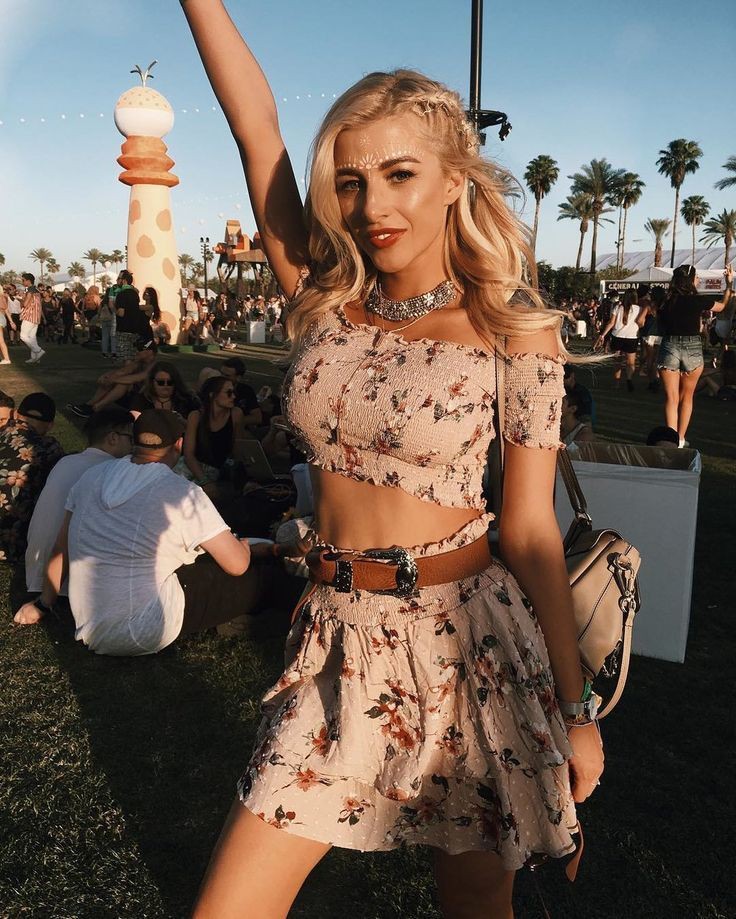 Wow! Gorgeous and stylish pretty coachella outfits, Boho Dress | Coachella  Outfits For Girls | Boho Dress, Coachella Outfits, Crop top