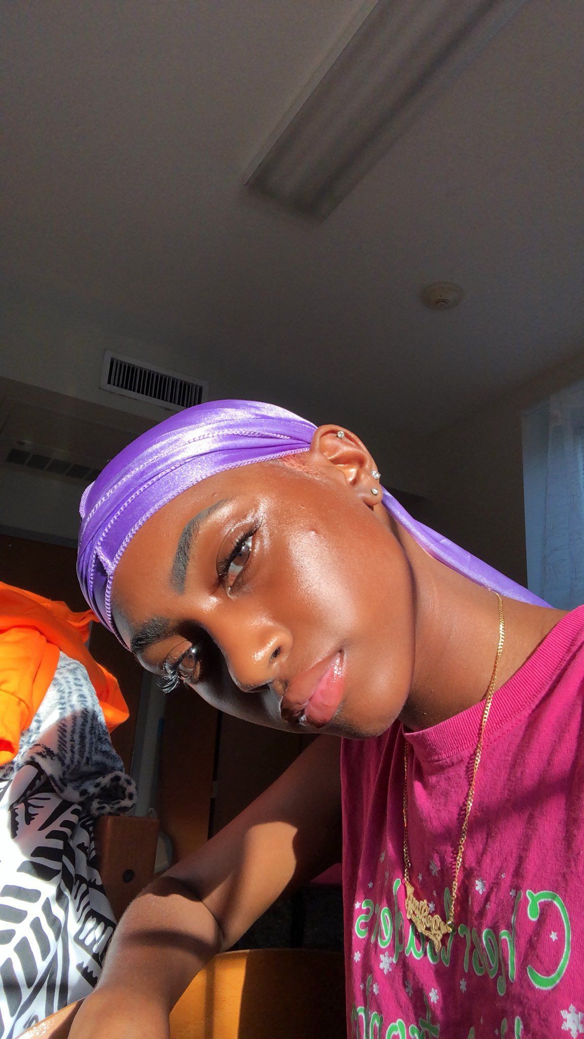 Mulheres negras de durag, Dark skin: Black people,  Dark skin,  Light skin,  Black Women  