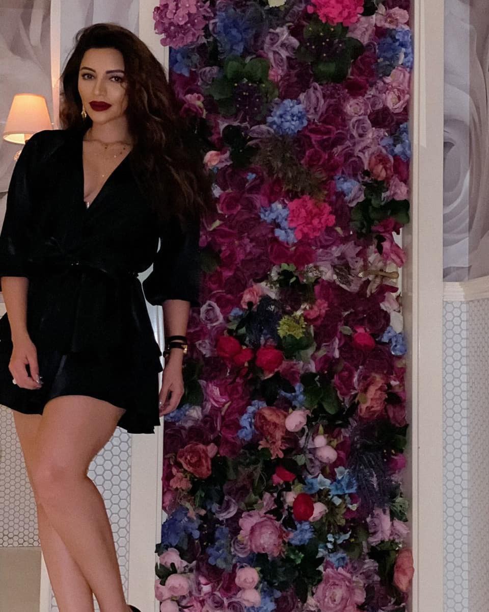 Outfit choice for fashion model, Shama Sikander: Hot Instagram Models,  Shama Sikander  