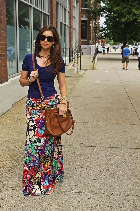 T shirt and maxi skirt | Peasant Skirt Ideas | Casual wear, Dress shirt, Long  Skirt