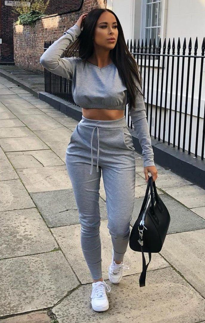 Impressive designs for outfit inspo, Crop | Outfit With Grey Leggings | Crop top, Dress shirt, Legging Outfits