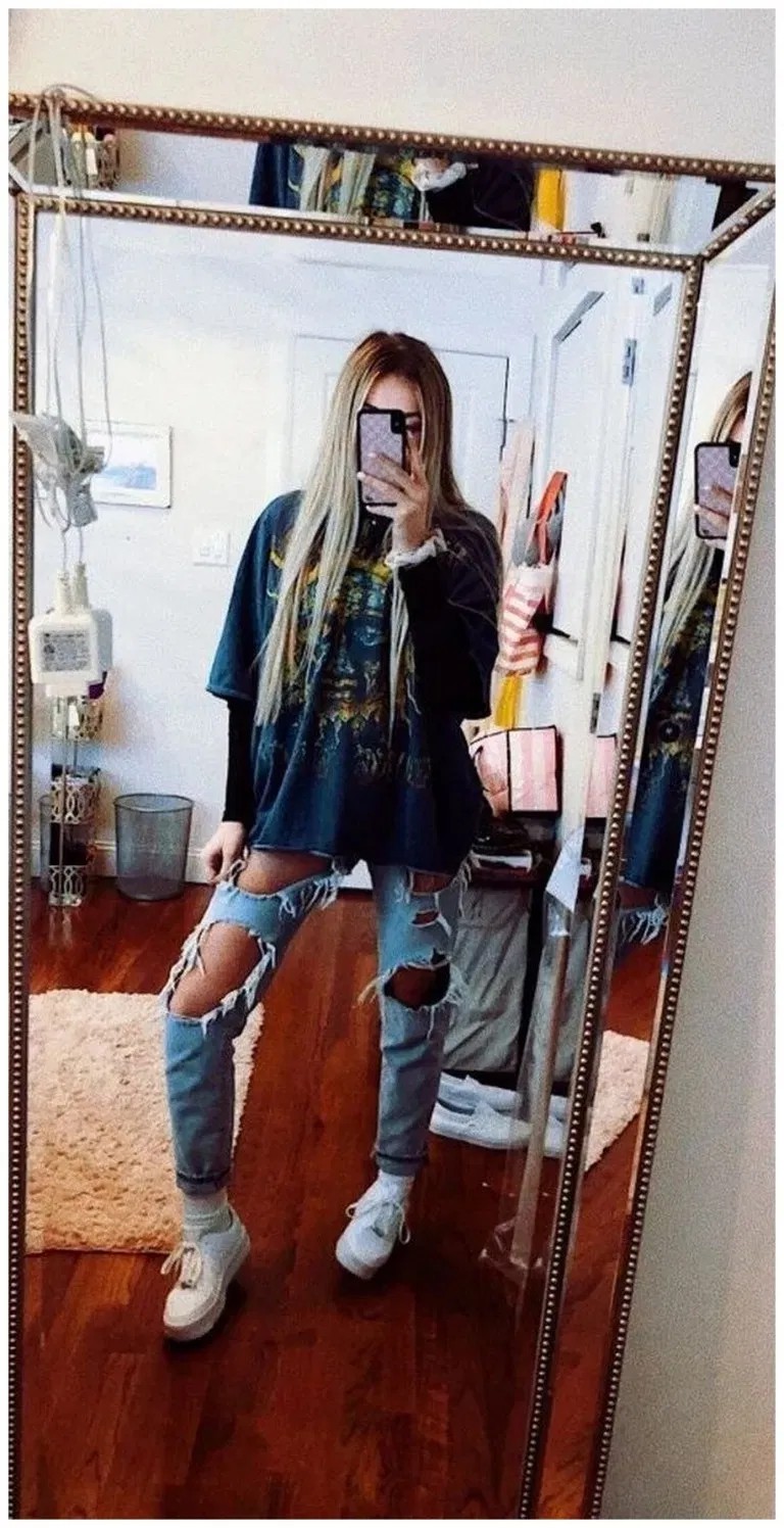 Style up your fashion edgy outfits 2019, Grunge fashion: School Outfit,  Ripped Jeans,  Vintage clothing,  Grunge fashion,  Street Style,  Casual Outfits  