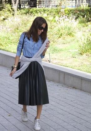 Outfit With Pleated Skirts, Casual wear, Leather skirt: Evening gown,  Skirt Outfits,  Sports shoes,  Casual Outfits,  Pleated Skirt  