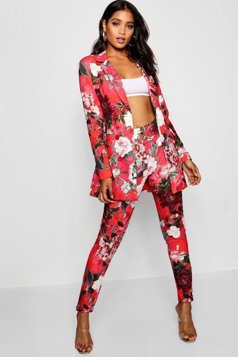 Marvelous suggestions for fashion model, Photo shoot: Floral design,  Photo shoot,  Floral Outfits  