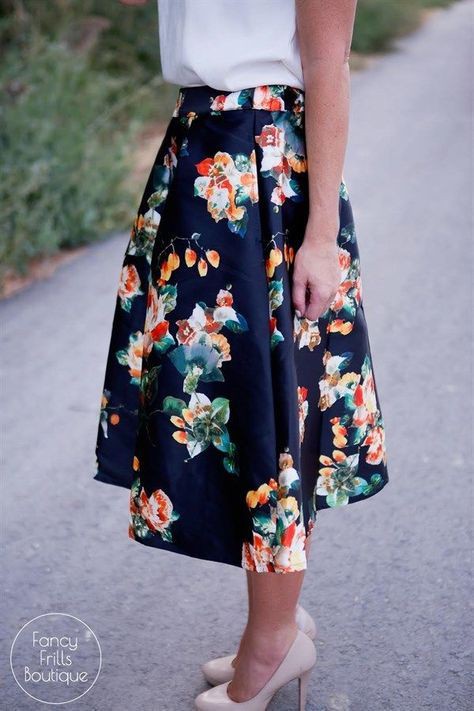 Outfit With Floral Skirt Pencil skirt: Floral Skirt,  Midi Skirt Outfit,  Twirl Skirt  