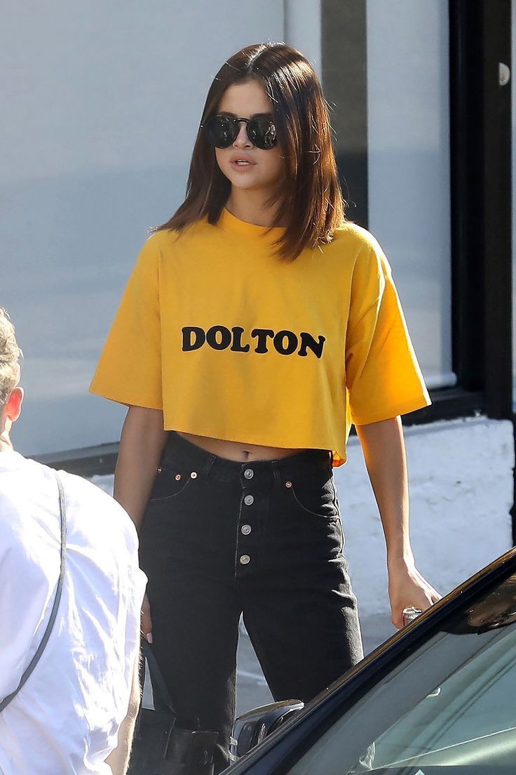 Selena gomez short hair outfits: Casual Outfits,  Short hair,  Selena Gomez  