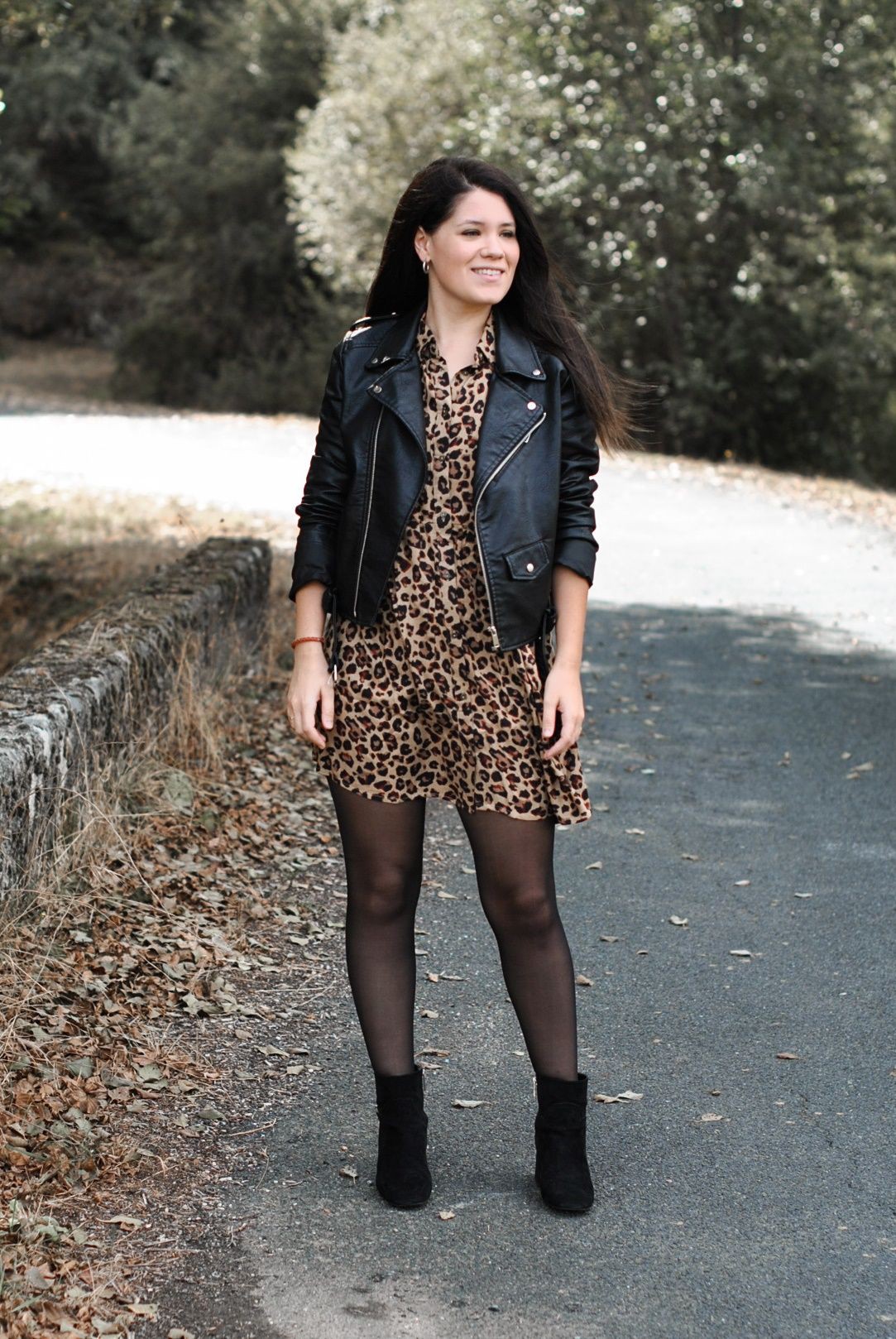 Vestido leopardo chaqueta de cuero | Winter Outfits For | Animal print, Casual wear, Church Outfit
