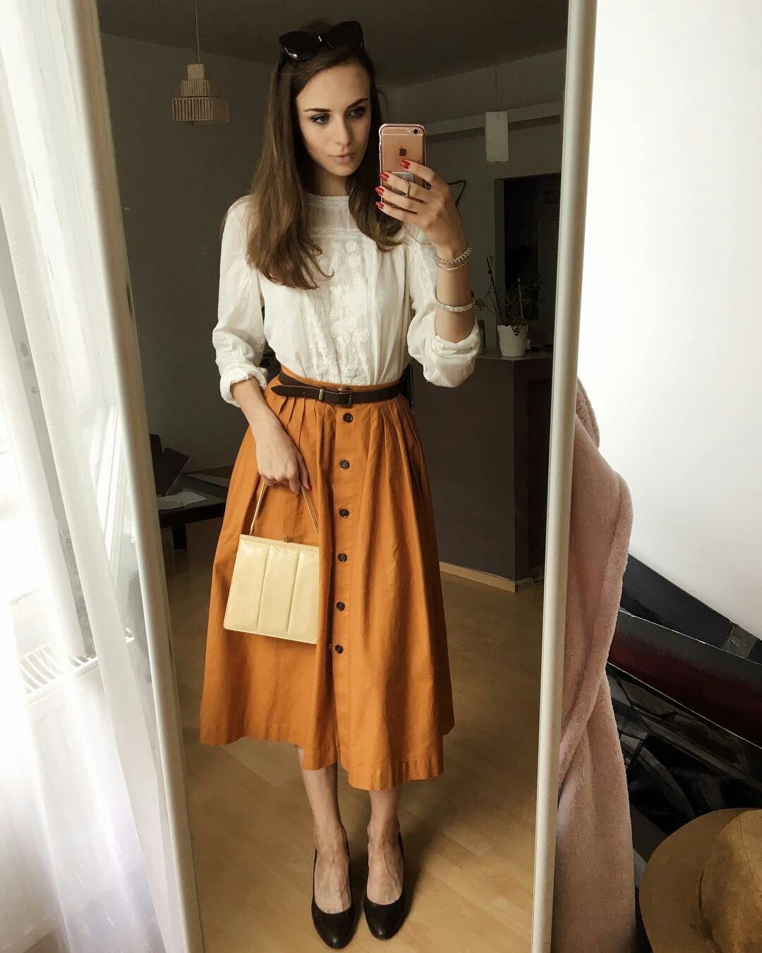 Outfit con falda larga, Modest fashion | Outfit Ideas For Church | Casual  wear, Church Outfit, Lapel pin