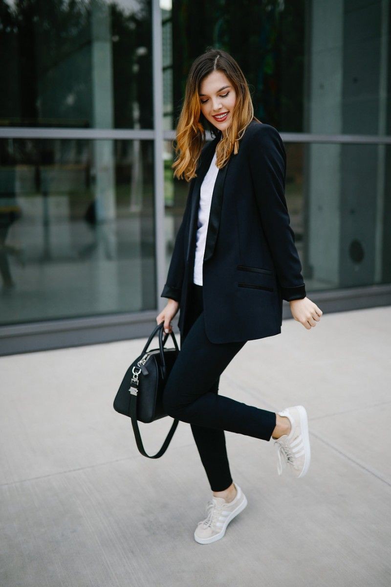 blazer and sneakers outfit