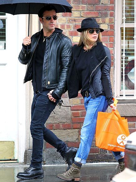 Jennifer aniston and justin theroux: New York,  Boot Outfits,  Jennifer Aniston  