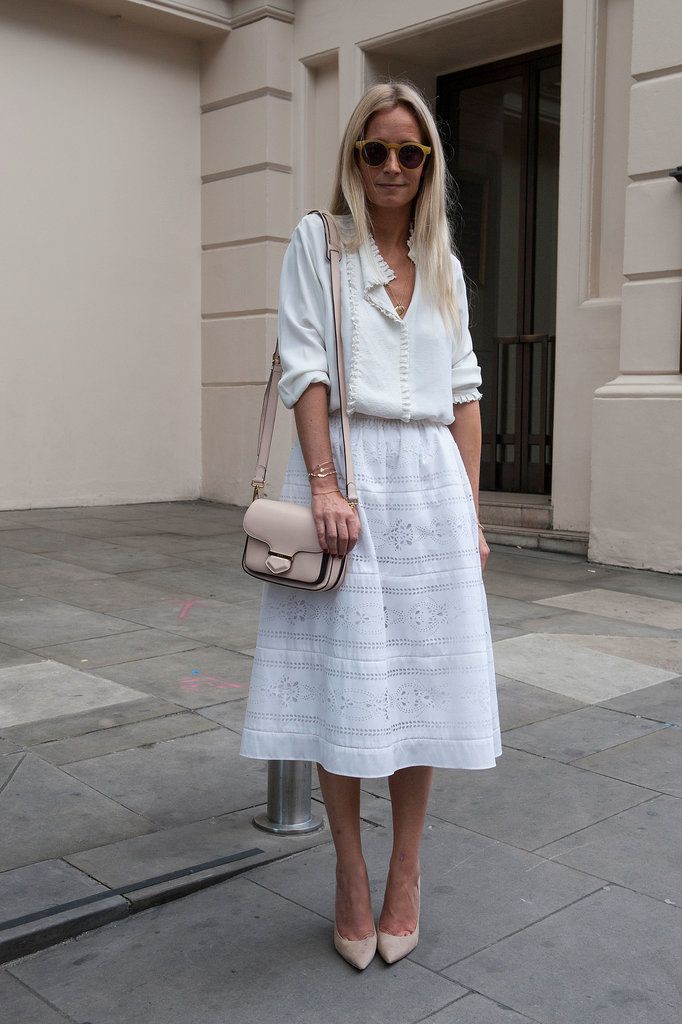 Dentelle jupe blanche midi, Street fashion | Outfits With White Skirt |  Camisa blanca, Fashion week, Skirt Outfits