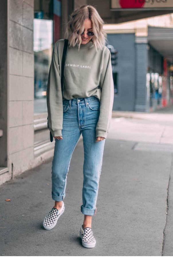 Mom jeans and hoodie outfit | Outfits For Skinny Women | Casual wear ...