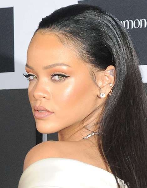 Clara Lionel Foundation, Black hair | Rihanna Makeup Looks | Black hair ...