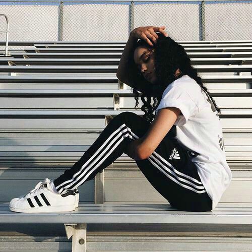 outfits that go with adidas pants