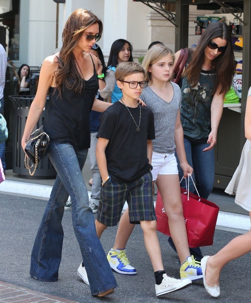 Victoria beckham flare jeans, Victoria Beckham: Los Angeles,  Victoria Beckham,  David Beckham,  Bootcut Jeans  