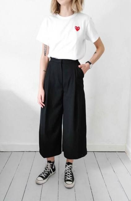 Simple Black Culottes Outfit: Culottes Outfit  