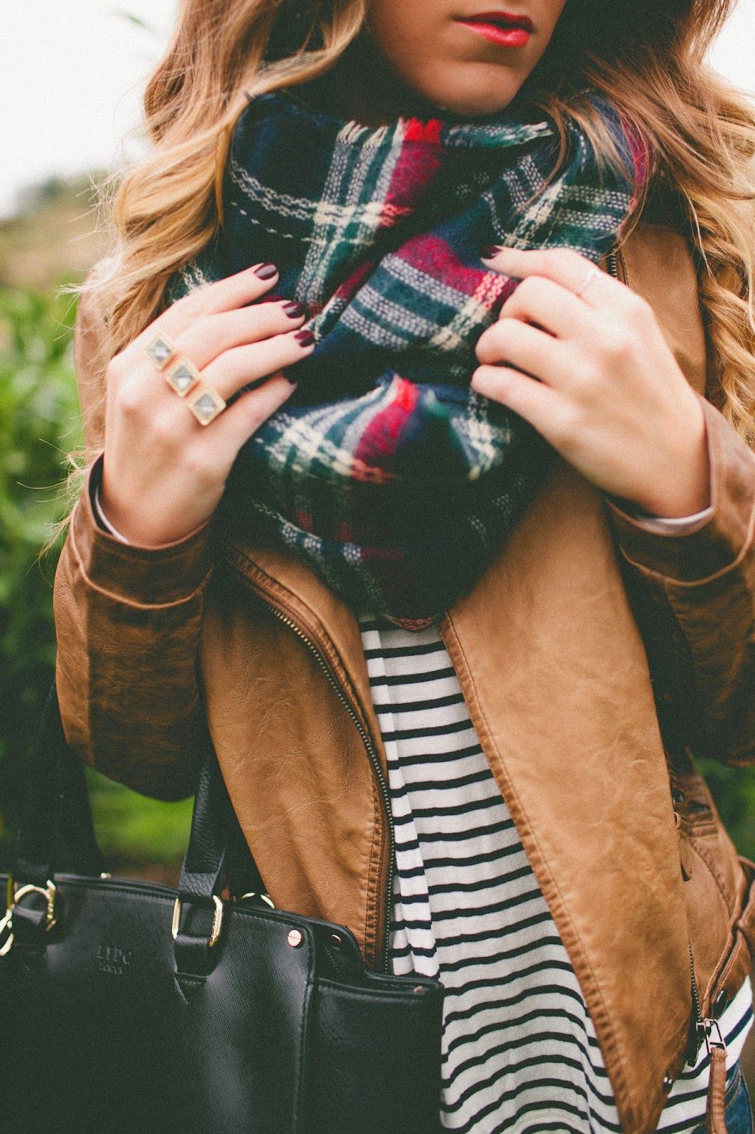 Dresses With Scarves, Slow fashion, Neck gaiter: winter outfits,  fashion blogger,  Fashion outfits,  Scarves Outfits,  Neck gaiter,  Plaid Scarf  