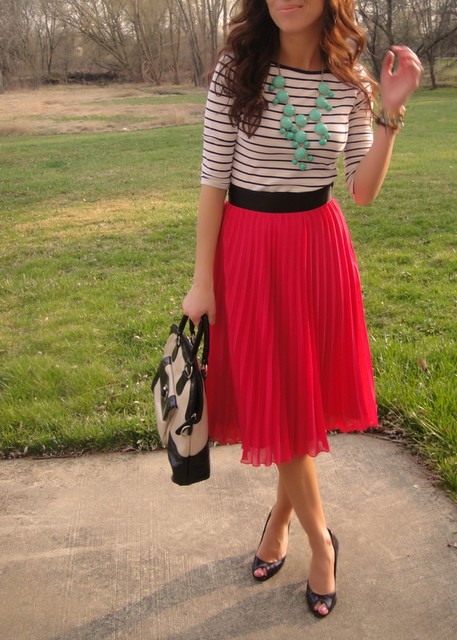 Coral and white striped skirt outfits: Pencil skirt,  Skirt Outfits,  Hobble skirt,  Casual Outfits  