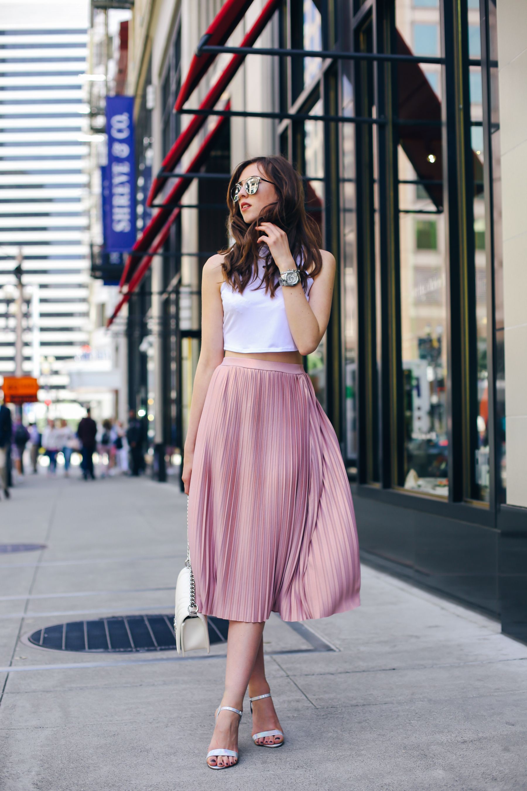 Pairing a pleated skirt, Crop top: Crop top,  Sleeveless shirt,  Skirt Outfits,  Casual Outfits,  Pleated Skirt  