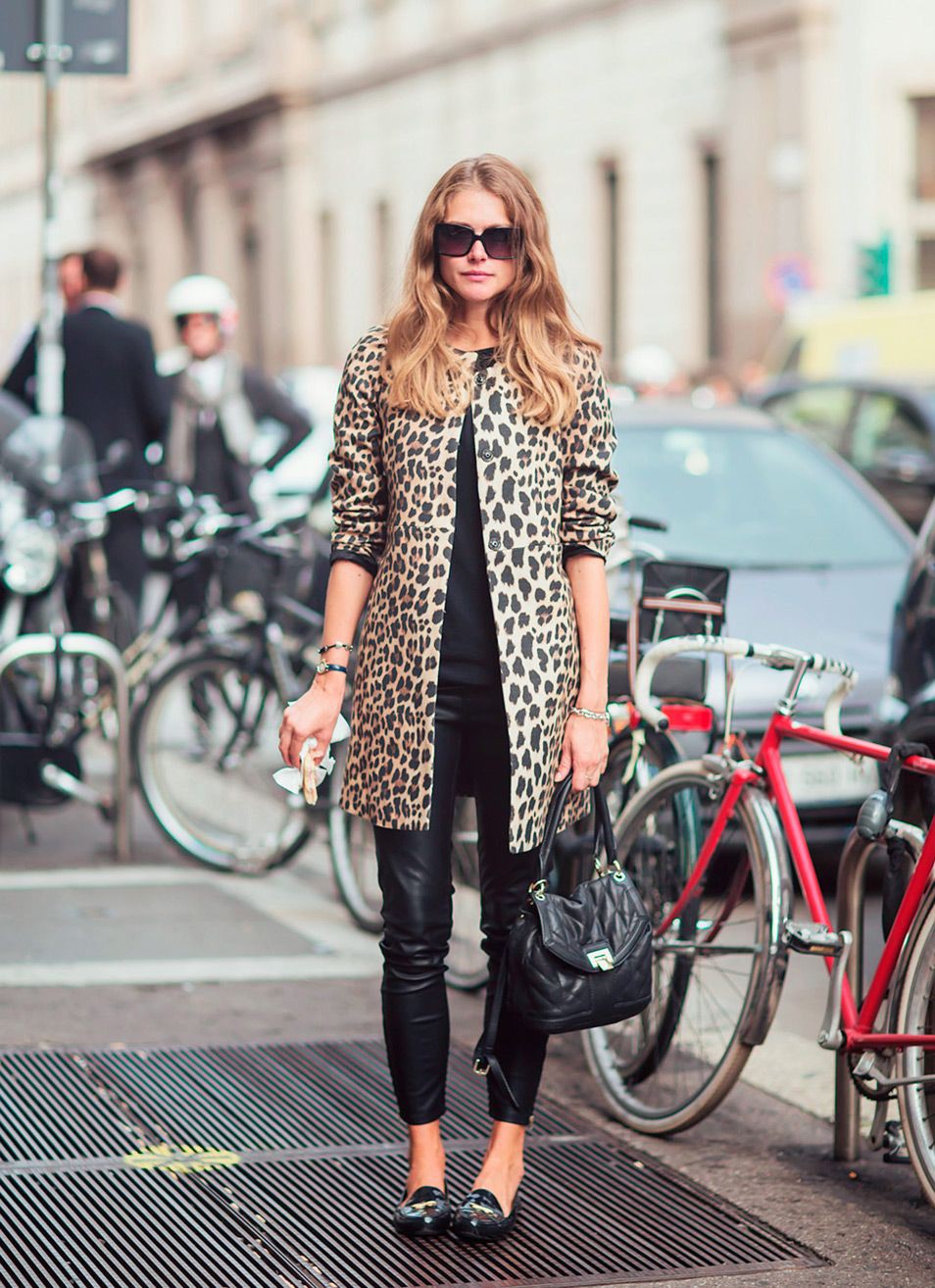Wearing leopard print coat, Animal print: Animal print,  Dolce Gabbana,  Casual Outfits,  Jacket Outfits  