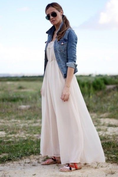 Vestidos largos con cazadora vaquera: party outfits,  Jean jacket,  Vestido largo,  Maxi Dress Shoes  