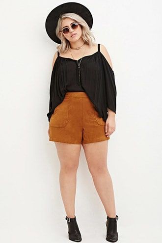 Plus size festival looks, Plus-size clothing: Plus size outfit,  Plus-Size Model,  Clothing Ideas,  Casual Outfits  