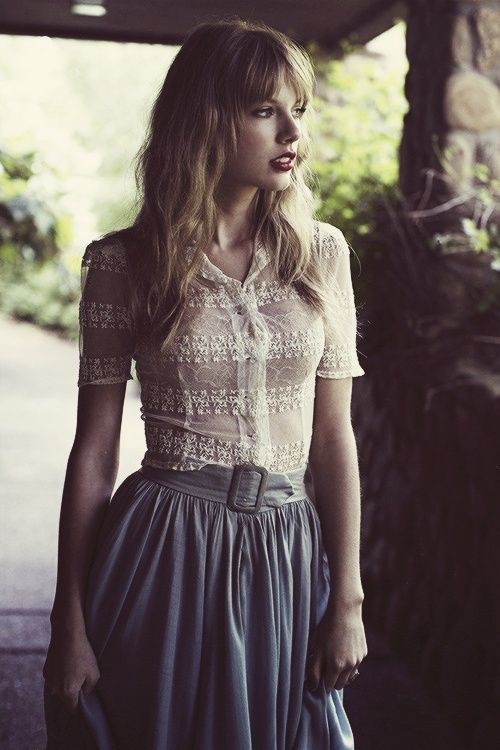 Photoshoot taylor swift red era | Outfits With High ...