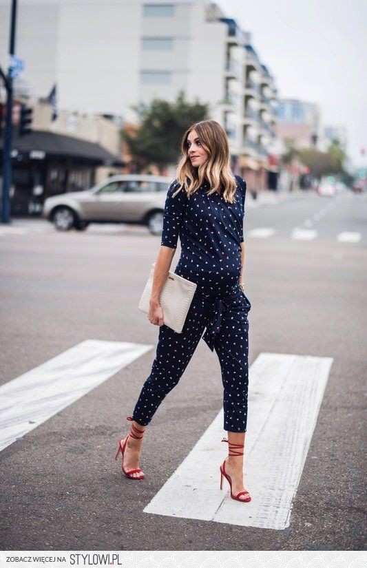 Ideas to see pregnancy jumpsuit outfit, Envie de Fraise: Romper suit,  fashion blogger,  Maternity clothing,  Capri pants,  Street Style,  Maternity Outfits  