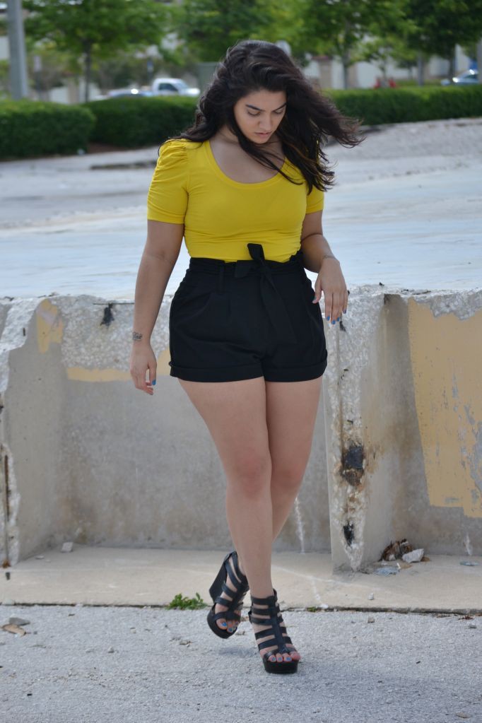 Thick Girl Summer Lookbook Outfit Ideas, Nadia Aboulhosn, Plus-size model: summer outfits,  Fashion photography,  Plus size outfit,  Petite size,  Plus-Size Model,  Nadia Aboulhosn,  Casual Outfits  