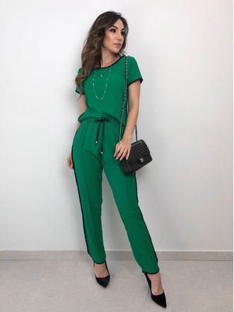 Perfect tips for fashion model, Photo shoot: Photo shoot,  Green Pant Outfits  