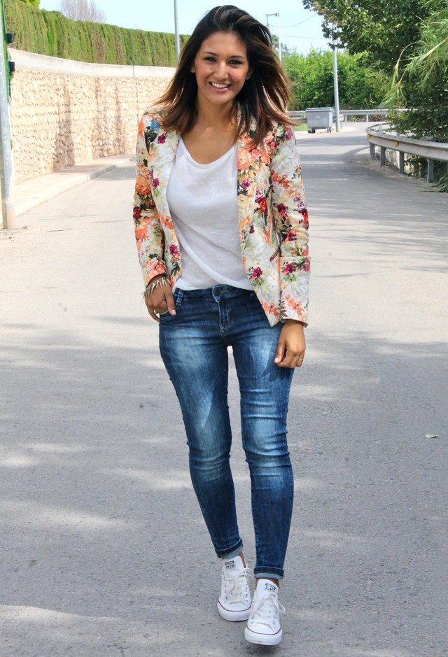 Floral Blazer Outfits for Women: Semi-Formal Wear,  Blazer Outfit,  Street Style  
