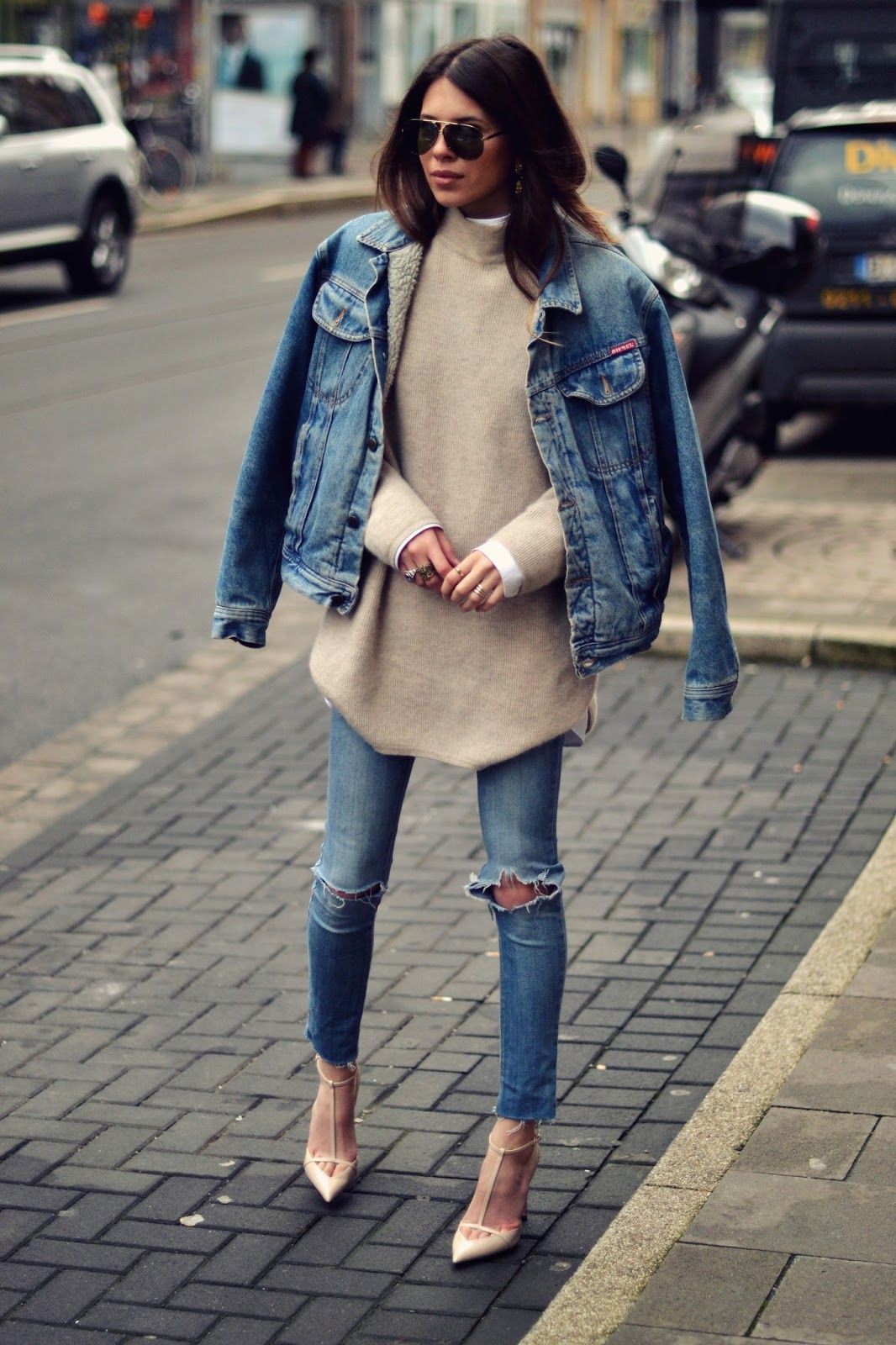 Baddie Oversized Jean Jacket Outfit: Ripped Jeans,  Jean jacket,  Slim-Fit Pants,  Street Style,  Casual Outfits,  Denim jacket  
