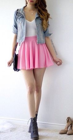 mini skirt casual outfit
