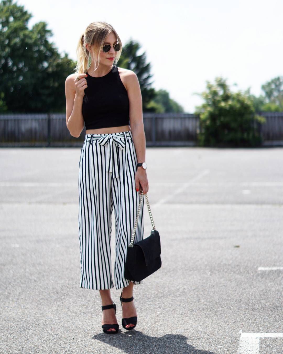 Just adorable and lovely striped culottes outfit, Twinset Striped Trousers: Crop top,  Palazzo pants,  Pleated Trousers,  Casual Outfits,  Pant Outfits,  Stripe Trousers  