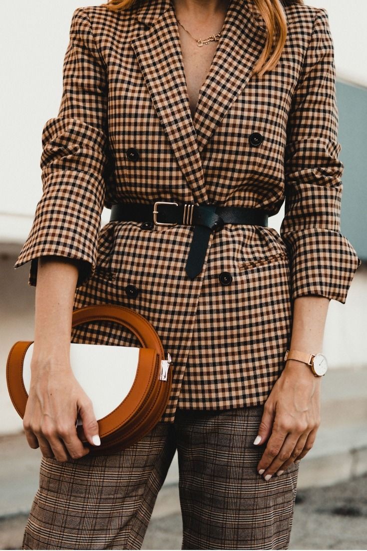 Stylish Plaid Blazer Women's Outfit: Checkered Blazer Outfit,  Stylish Plaid Blazer Street Style,  Plaid Blazer Work Outfit,  Plaid Blazer Style,  Plaid Blazer Outfit,  Plaid Blazer Ideas,  Plaid Blazer  