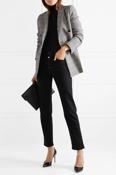 Casual Grey Plaid Blazer Women's Outfit: Casual Plaid Blazer Style,  Checkered Blazer Outfit,  Stylish Plaid Blazer Street Style,  Street Style Plaid Blazer,  Plaid Blazer Work Outfit  