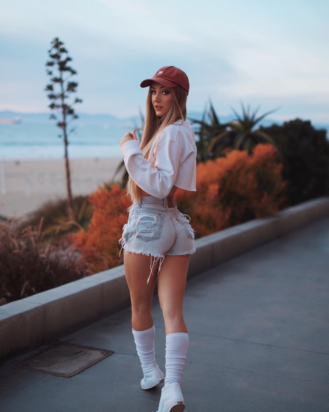 Follow my style aspen mansfield butt, Beach Bum / White: Fashion Nova,  Okaspen  