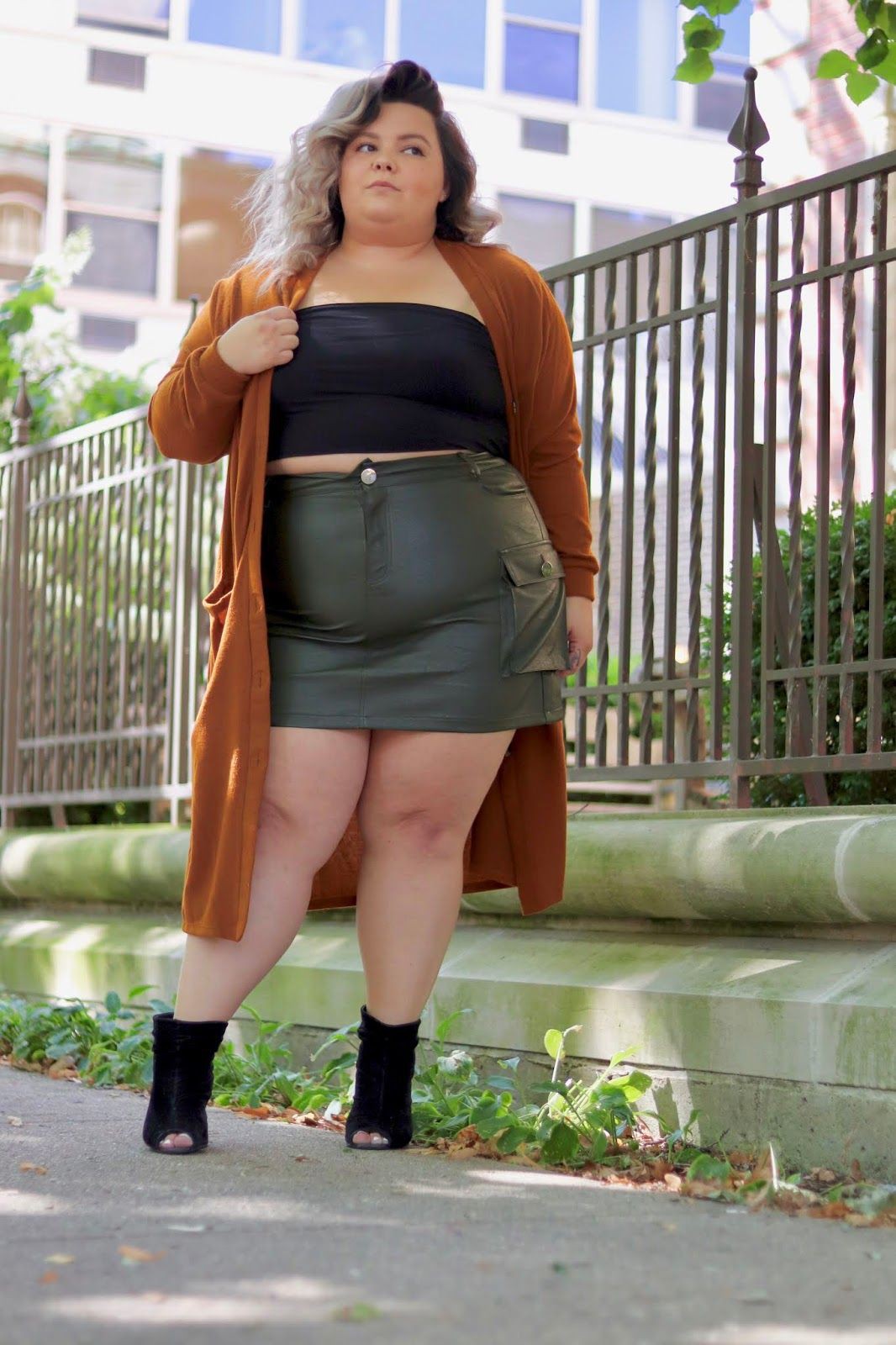 How To Wear A Leather Skirt With A Tummy: Fashion week,  Plus size outfit,  Casual Plus-Size Outfit,  Leather Skirt Outfit,  Plus Size Skirt,  Plus-Size Leather Skirt  