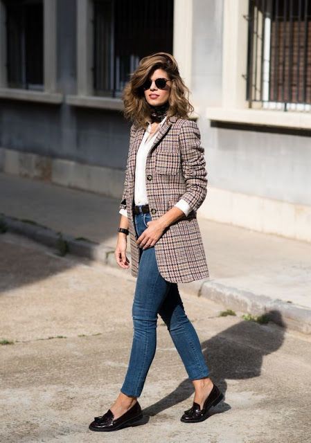 Brown Plaid Blazer Women's Outfit: Checkered Blazer Outfit,  Stylish Plaid Blazer Street Style,  Street Style Plaid Blazer,  Plaid Blazer Work Outfit,  Plaid Blazer Style,  Plaid Blazer Ideas,  Plaid Blazer  