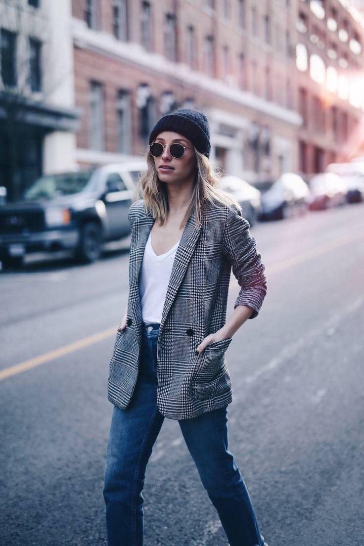 Fashion Street Style Checkered Blazer Outfit: Checkered Blazer Outfit,  Stylish Plaid Blazer Street Style,  Plaid Blazer Style,  Plaid Blazer Outfit,  Plaid Blazer Ideas  