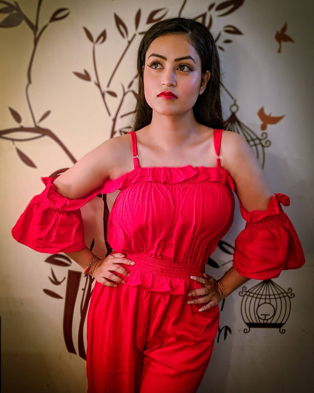 Farhina Parvez Jarimari Instagram, Hair M, Cocktail dress: Cocktail Dresses,  Pin-Up Girl,  fashion model,  Brown hair,  Hair Care,  Photo shoot,  Farhina Parvez Jarimari  