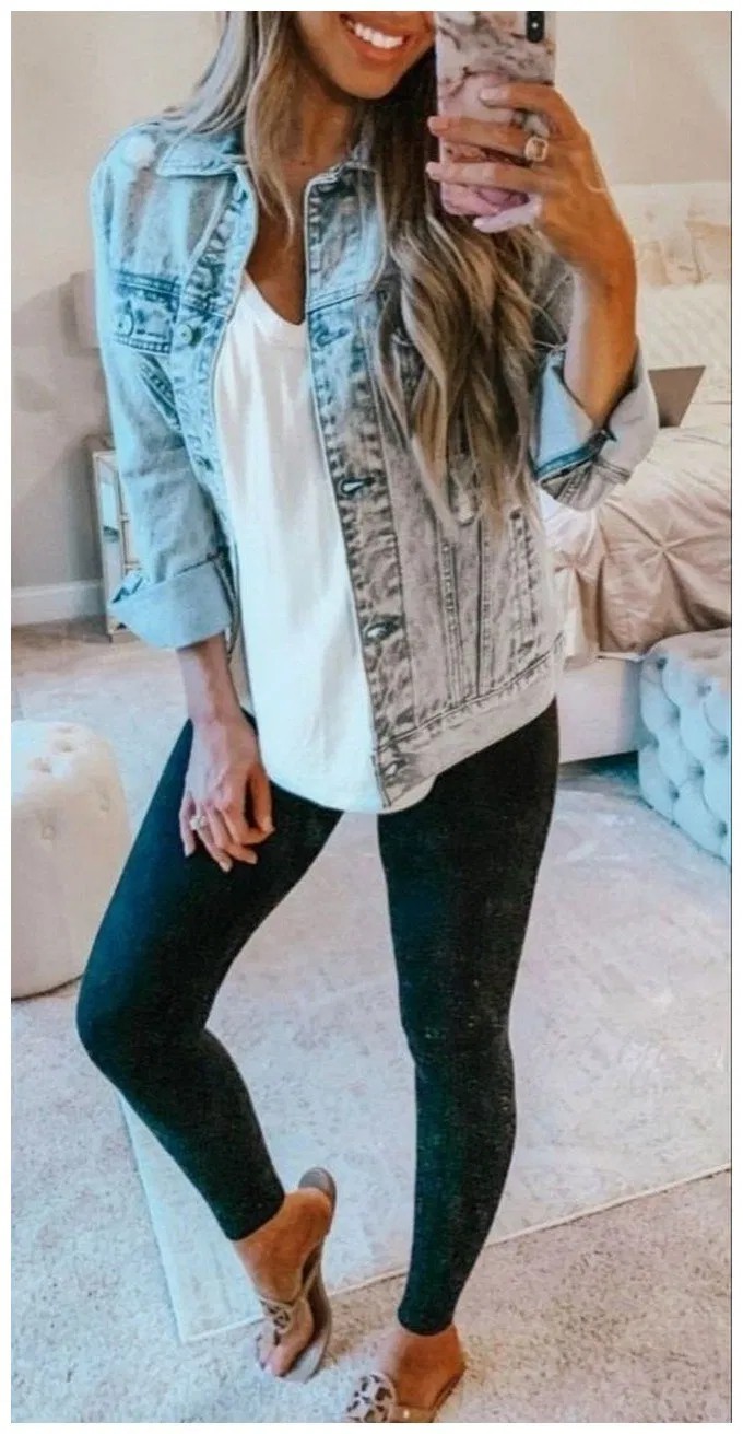 Fashionable Spring Outfit Ideas For 2020: Jean jacket,  Spring Outfits,  Casual Outfits  