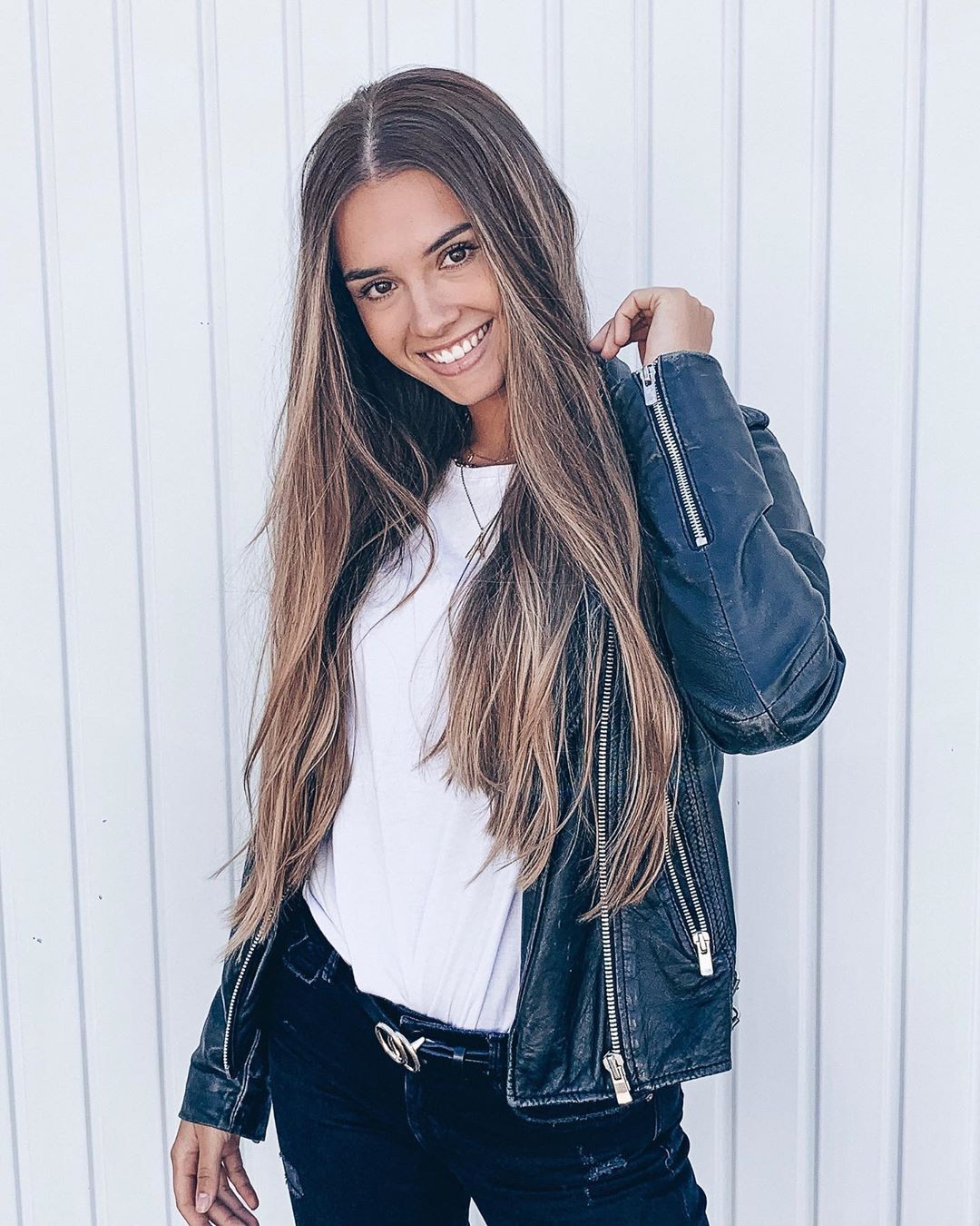 Amelie Weissenberger Instagram, Leather jacket, Long hair: Leather jacket,  Long hair,  Brown hair,  Photo shoot,  Black hair,  Amelie Weissenberger  