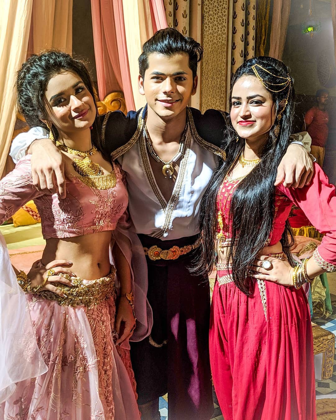 Check out these latest Avneet Kaur, Siddharth Nigam: Avneet Kaur,  Siddharth Nigam,  Farhina Parvez Jarimari,  Farhina Parvez  