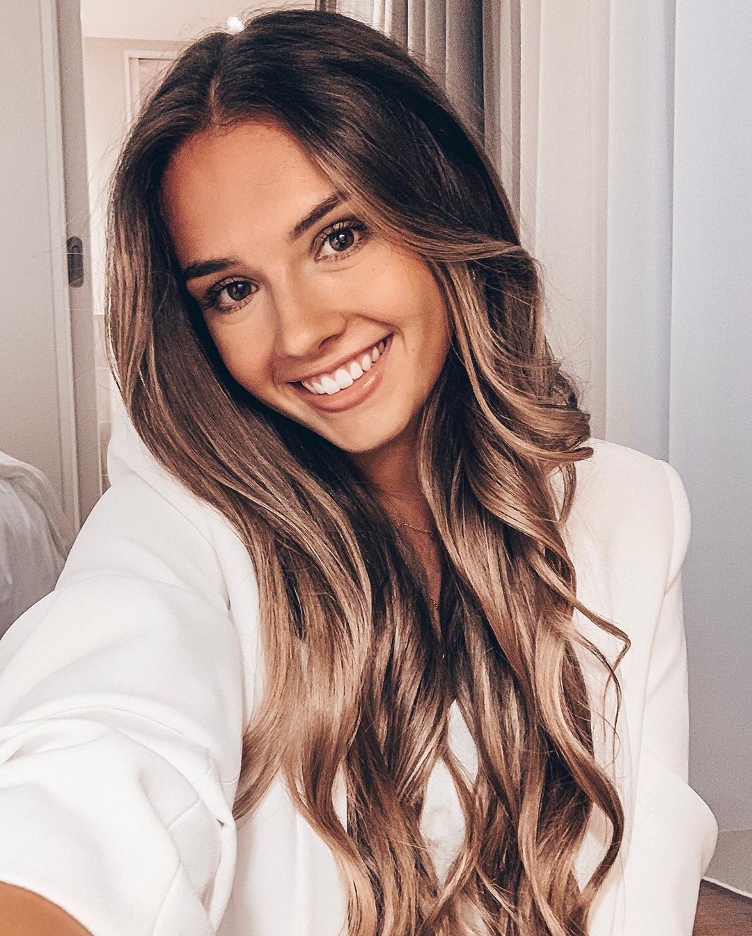 Amelie Weissenberger Instagram, Long hair, Hair coloring: Long hair,  Hair Color Ideas,  Brown hair,  Layered hair,  Photo shoot,  Black hair,  Amelie Weissenberger  