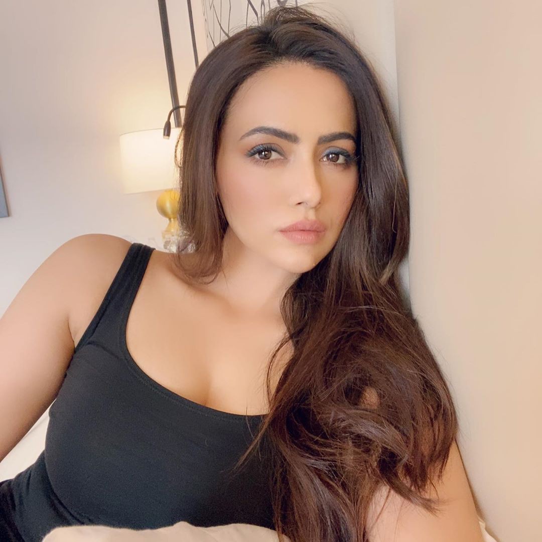 Lovely Sana Khan  Snaps, TikToker