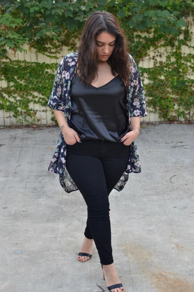 Cheap Plus Size Kimono Cardigan: Kimono Outfit Ideas,  kimono outfits,  Trendy Shurg Outfit  