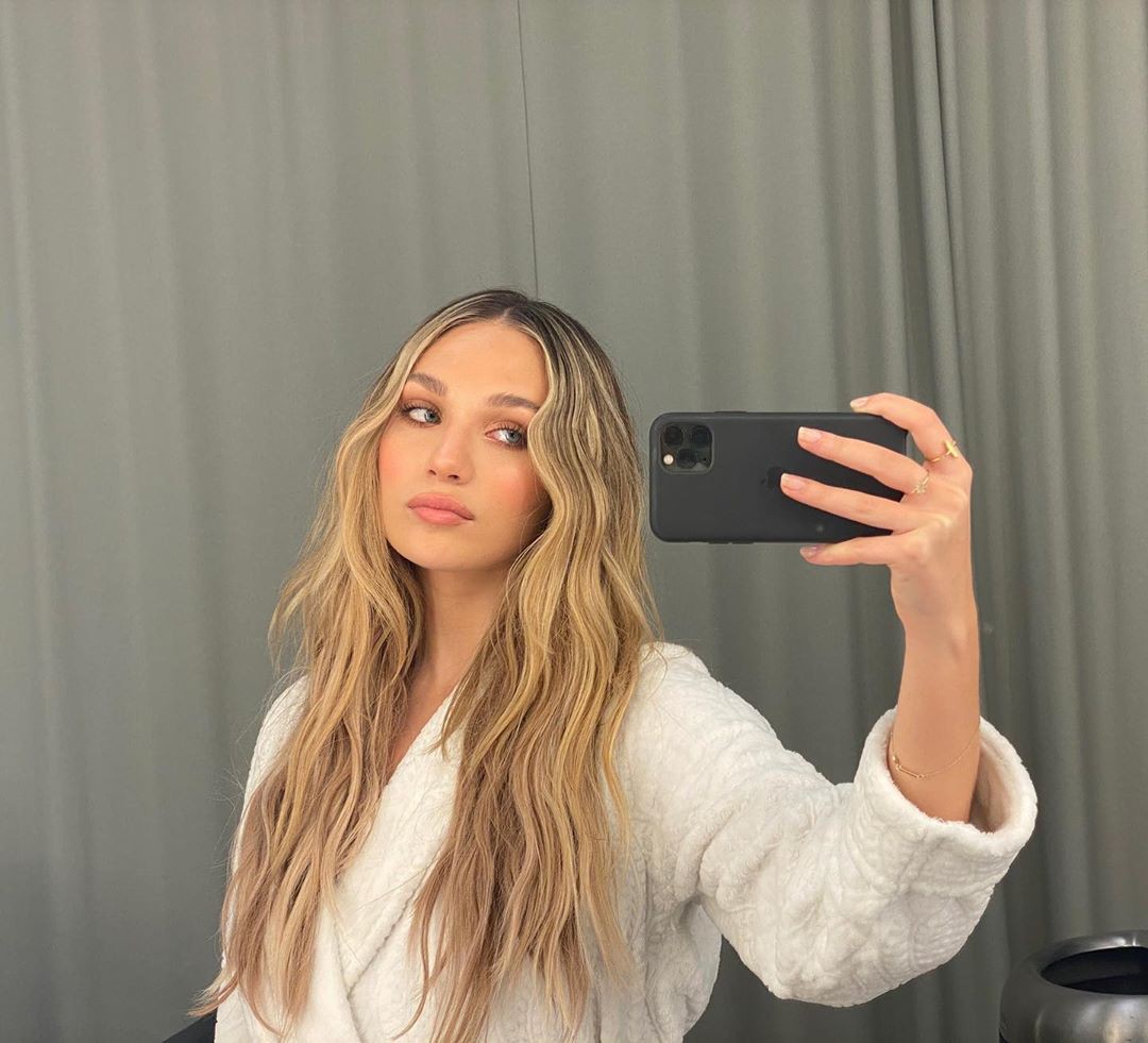 Pretty Maddie Ziegler Facebook Photo Shoot, Actress: Hot Instagram Teens,  Hot Insta Babes,  Hot Insta Models,  Popular TikTok Girls,  TikTok Videos,  Cute Maddie Ziegler,  Instagram Model Maddie Ziegler,  Maddie Ziegler TikTok,  Hottest Maddie Ziegler,  Selfie Poses For Girls  